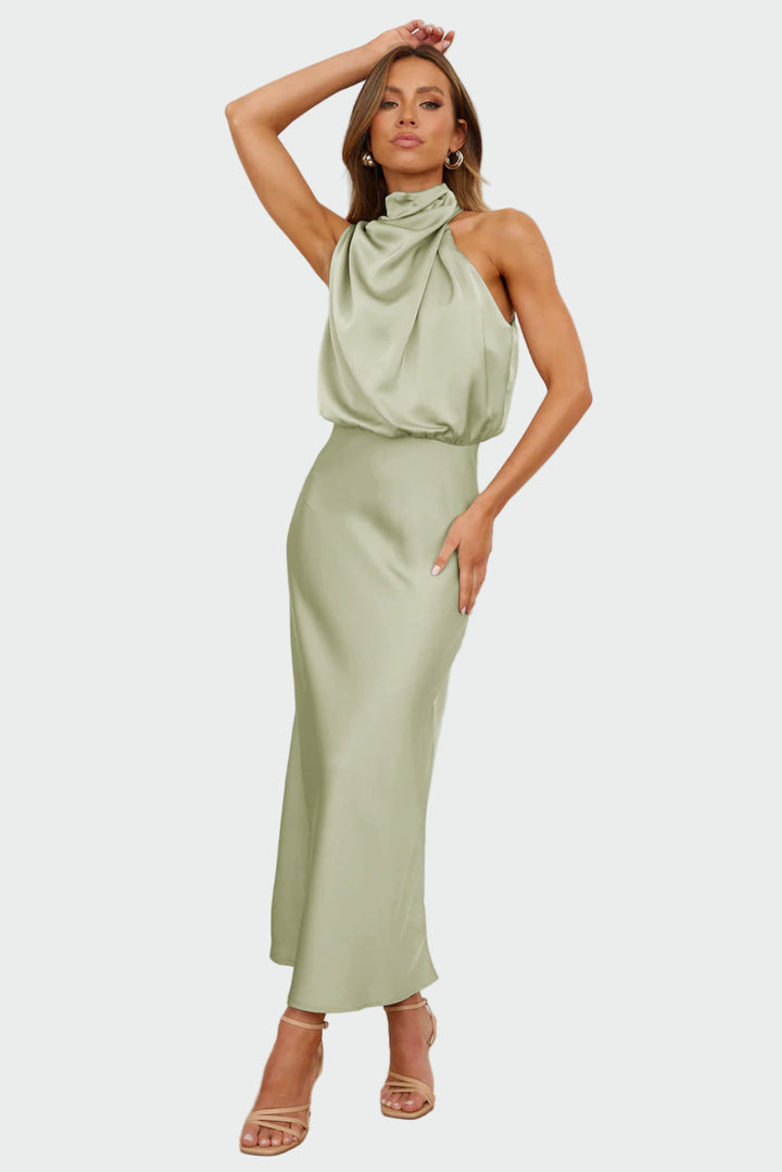 Елегантна рокля с открит гръб