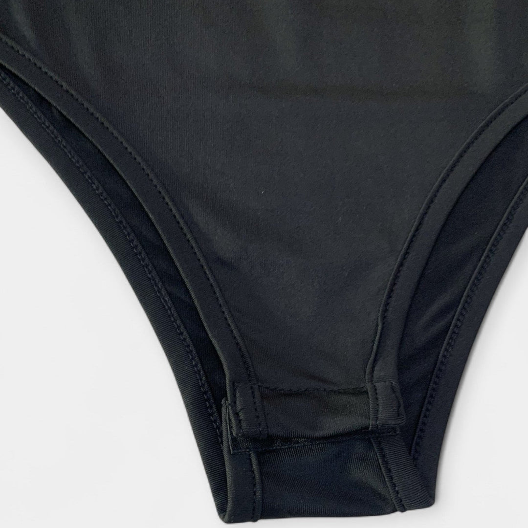 Летен бодита във V-форма