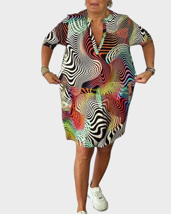 Жофие | Цветна рокля с V-образно деколте