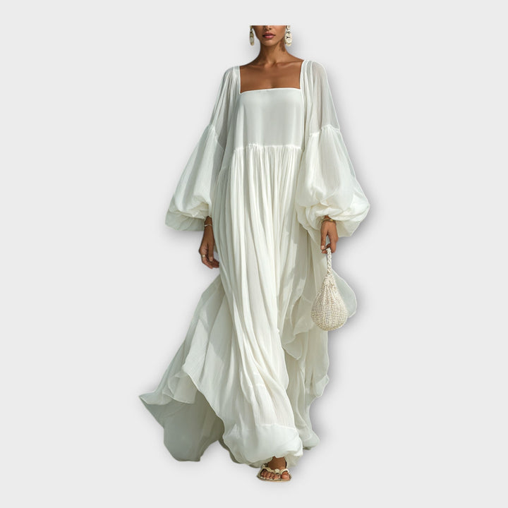 Лекa рокля с изискана минималистична естетика