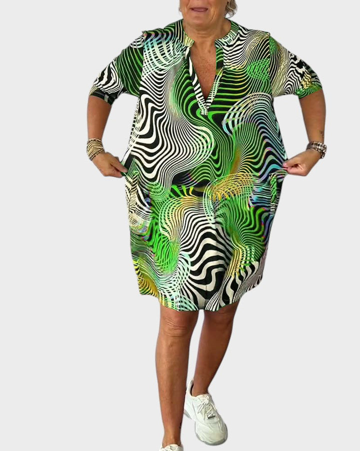 Жофие | Цветна рокля с V-образно деколте