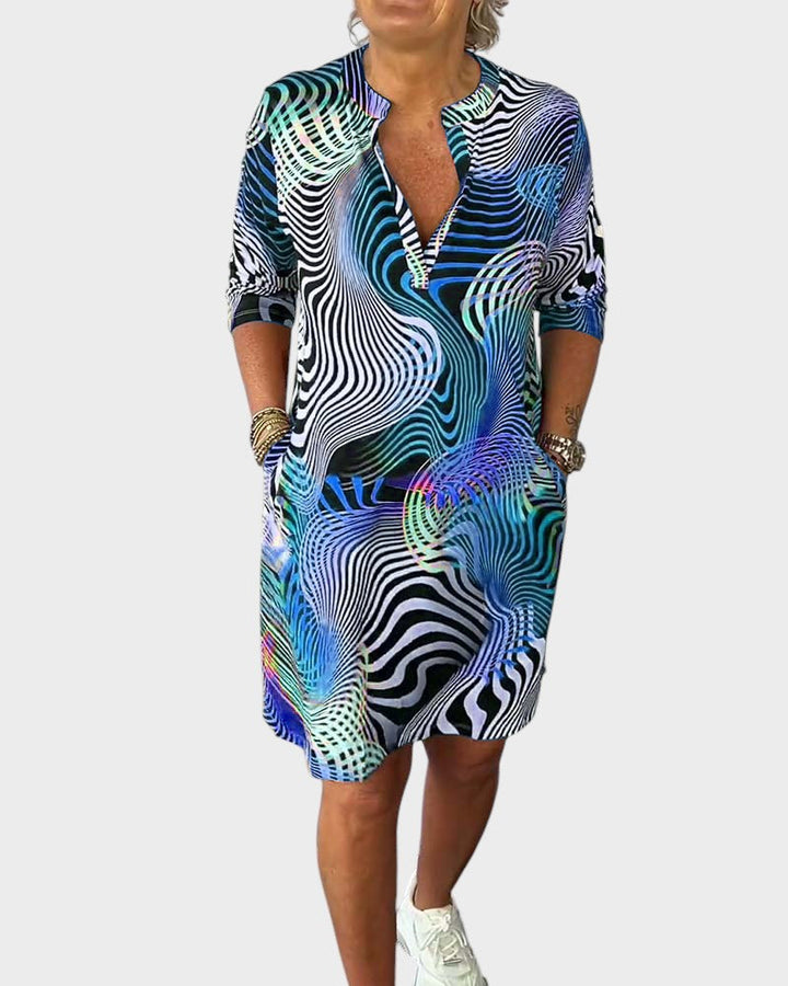 Жофие | Цветна рокля с V-образно деколте