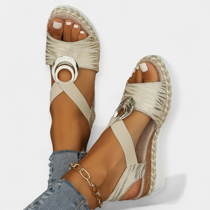 Римски сандали с плетене