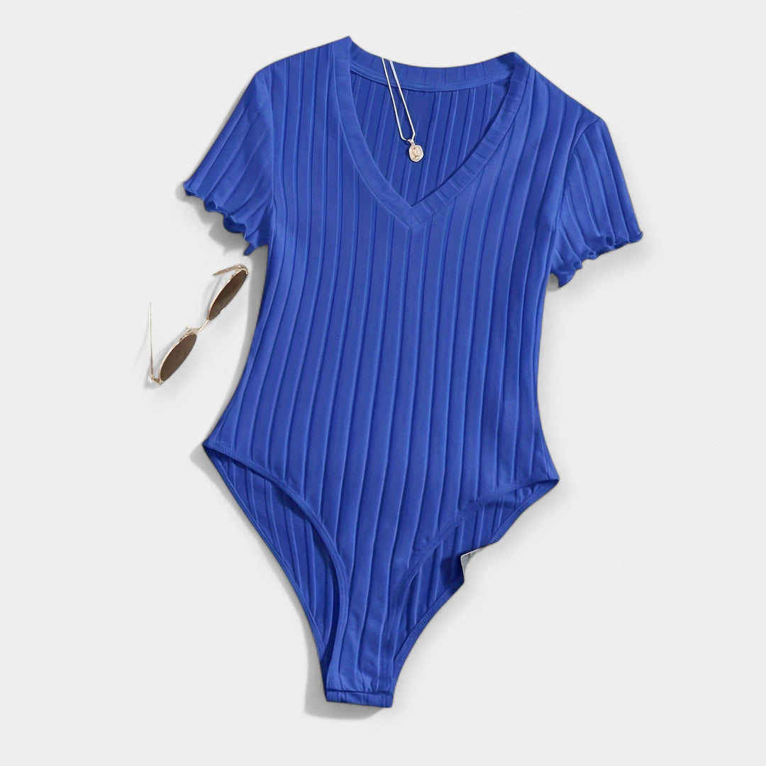 Боди с детайли от тръби