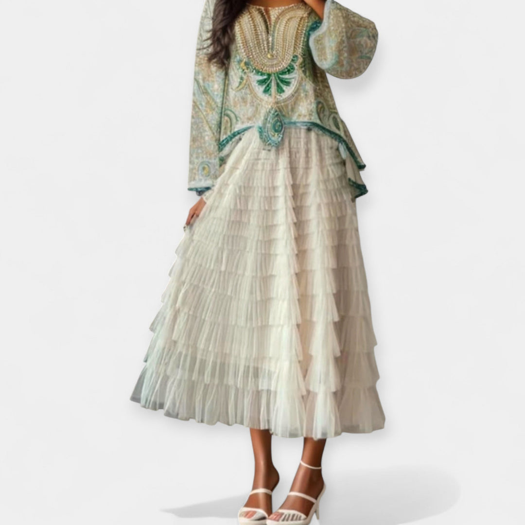 Елегантна пола с тюлени декоративни детайли