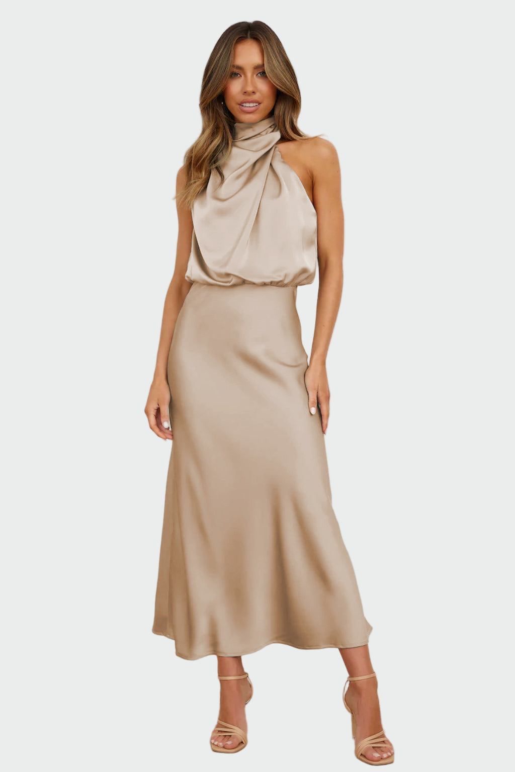 Елегантна рокля с открит гръб