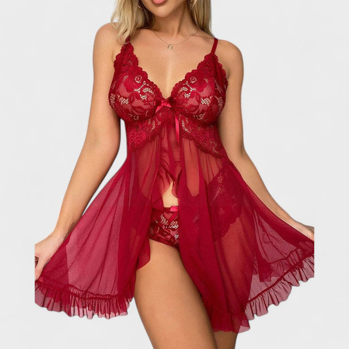 Шарка | Изкусителен дантелен комплект за нощно облекло с детайли от дантела