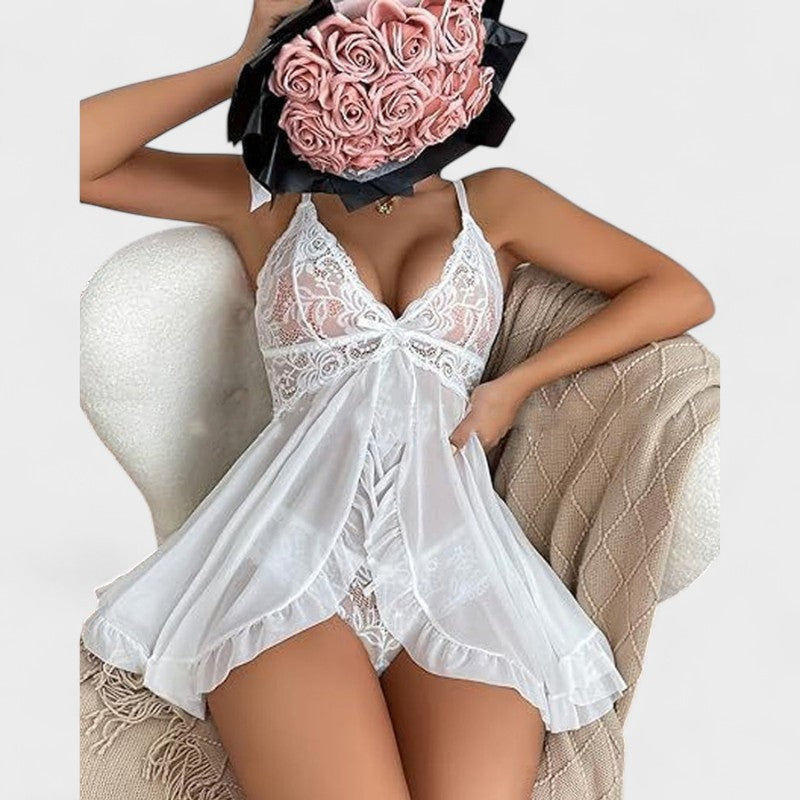 Шарка | Изкусителен дантелен комплект за нощно облекло с детайли от дантела