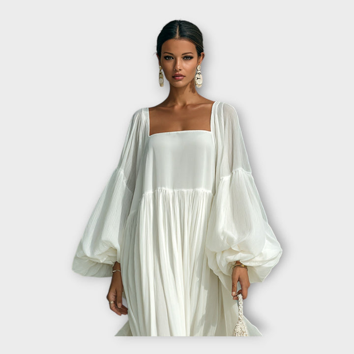 Лекa рокля с изискана минималистична естетика