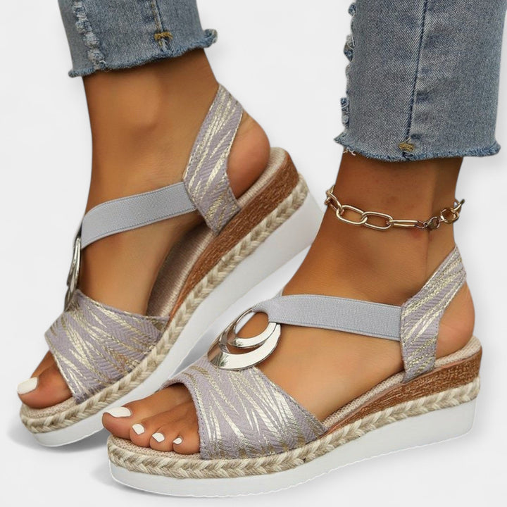 Римски сандали с плетене