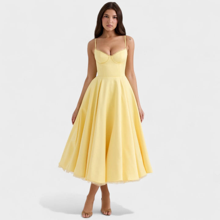 Клара Рокля – Ретро Елегантност