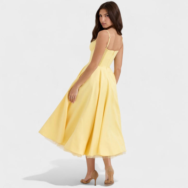 Клара Рокля – Ретро Елегантност